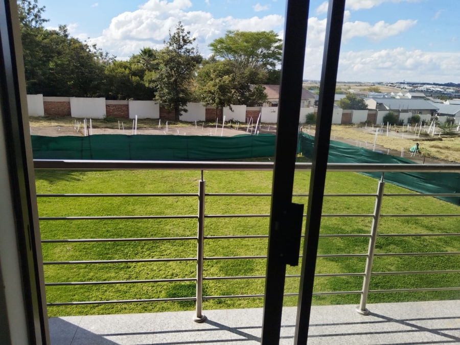 To Let 1 Bedroom Property for Rent in Noordwyk Gauteng