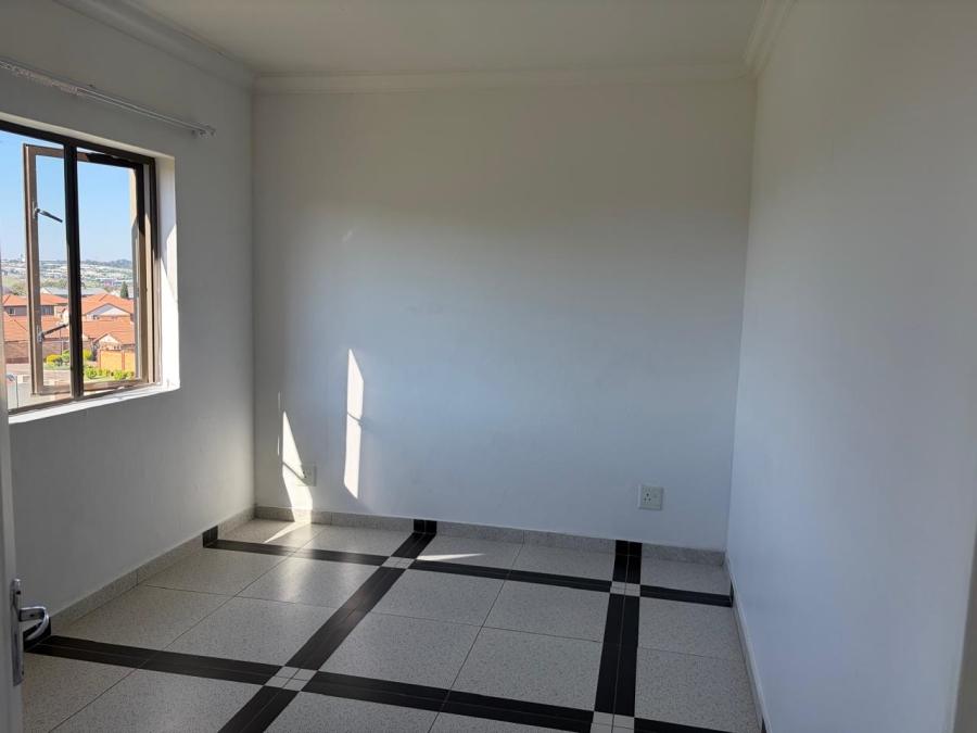 1 Bedroom Property for Sale in Noordwyk Gauteng