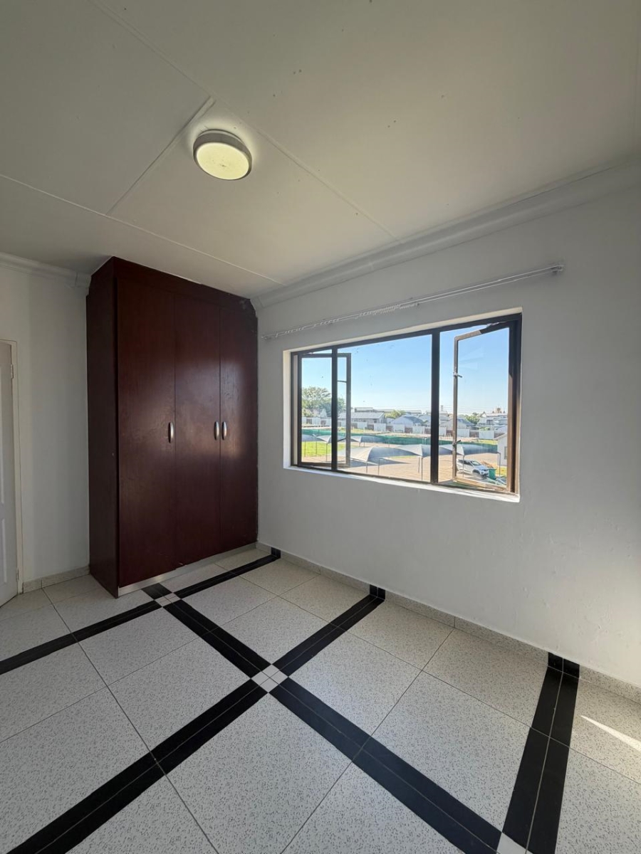 1 Bedroom Property for Sale in Noordwyk Gauteng