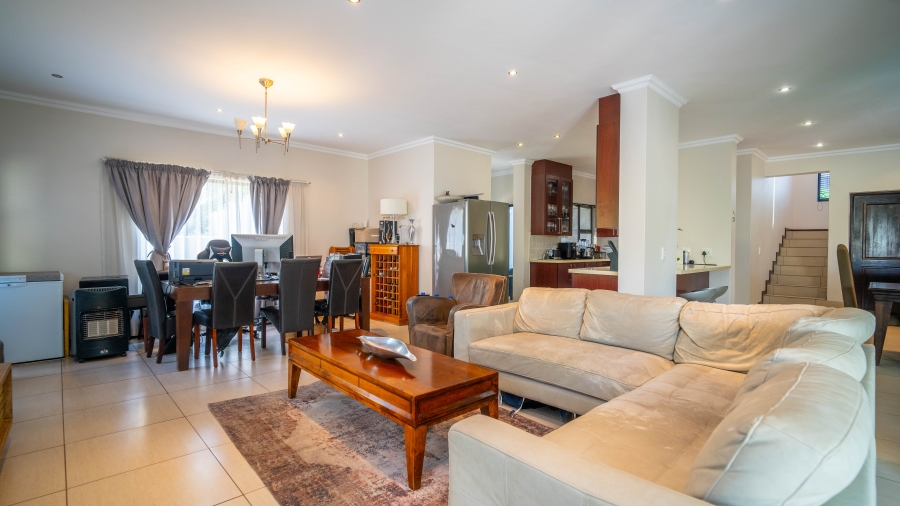 To Let 3 Bedroom Property for Rent in Stone River Estate Gauteng