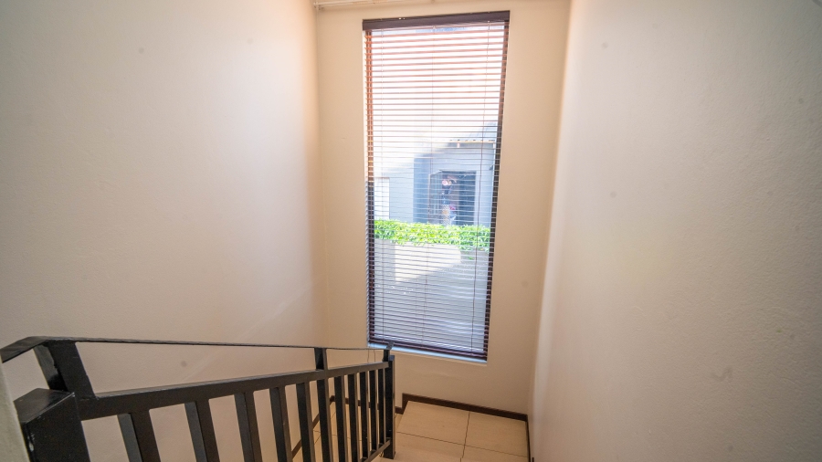 To Let 3 Bedroom Property for Rent in Stone River Estate Gauteng