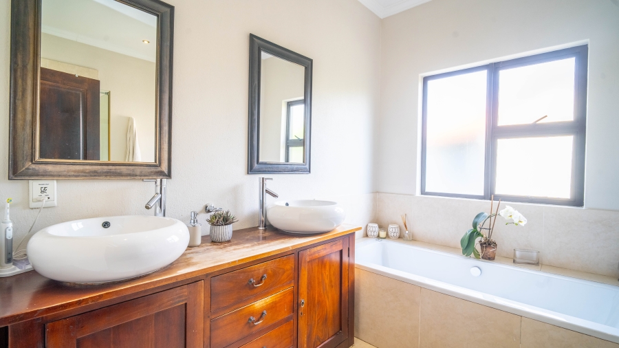 To Let 3 Bedroom Property for Rent in Stone River Estate Gauteng