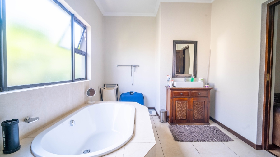To Let 3 Bedroom Property for Rent in Stone River Estate Gauteng