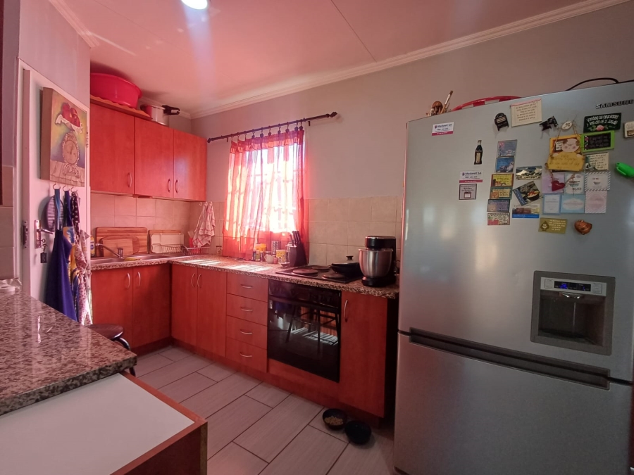 2 Bedroom Property for Sale in Andeon AH Gauteng
