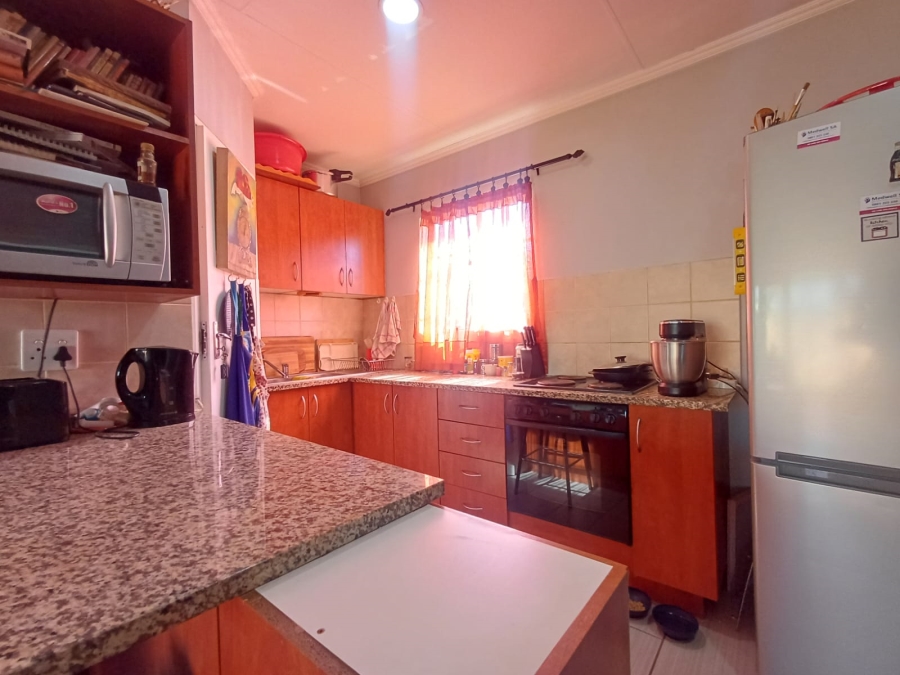 2 Bedroom Property for Sale in Andeon AH Gauteng