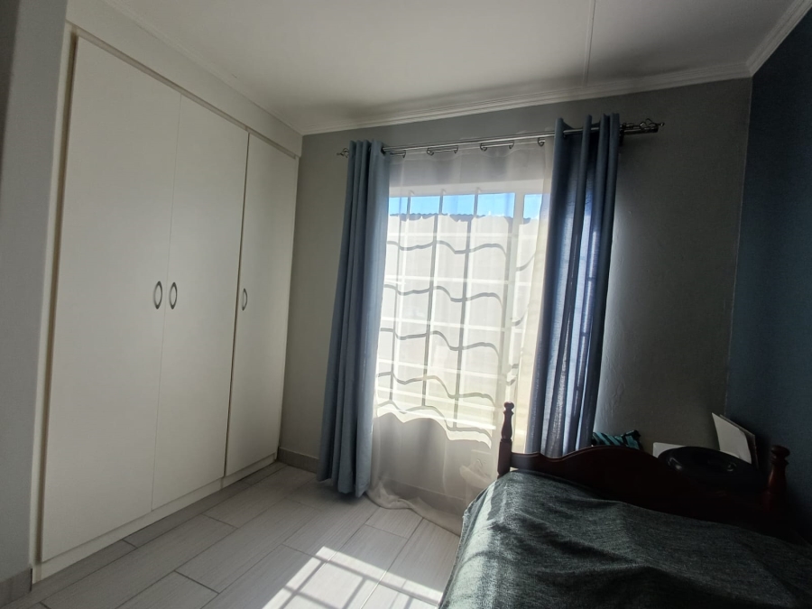 2 Bedroom Property for Sale in Andeon AH Gauteng
