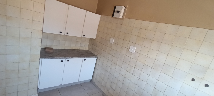 To Let 2 Bedroom Property for Rent in Rosettenville Gauteng