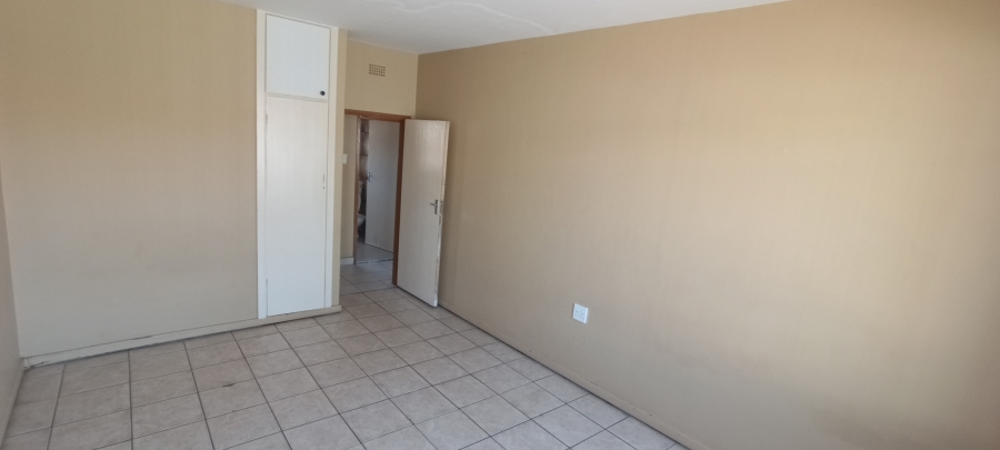 To Let 2 Bedroom Property for Rent in Rosettenville Gauteng