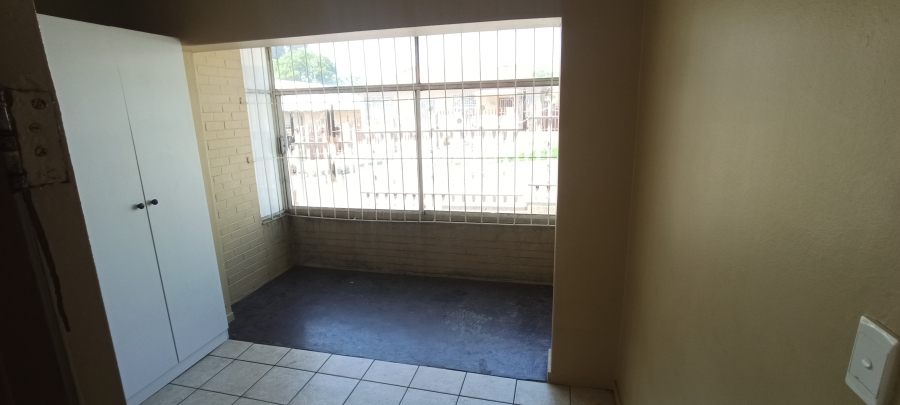 To Let 2 Bedroom Property for Rent in Rosettenville Gauteng