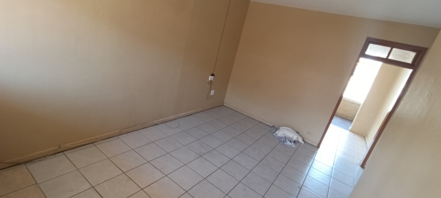 To Let 2 Bedroom Property for Rent in Rosettenville Gauteng