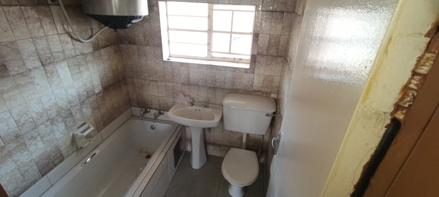 To Let 2 Bedroom Property for Rent in Rosettenville Gauteng