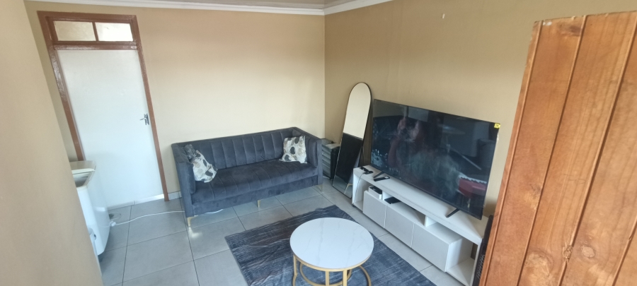 To Let 2 Bedroom Property for Rent in Rosettenville Gauteng