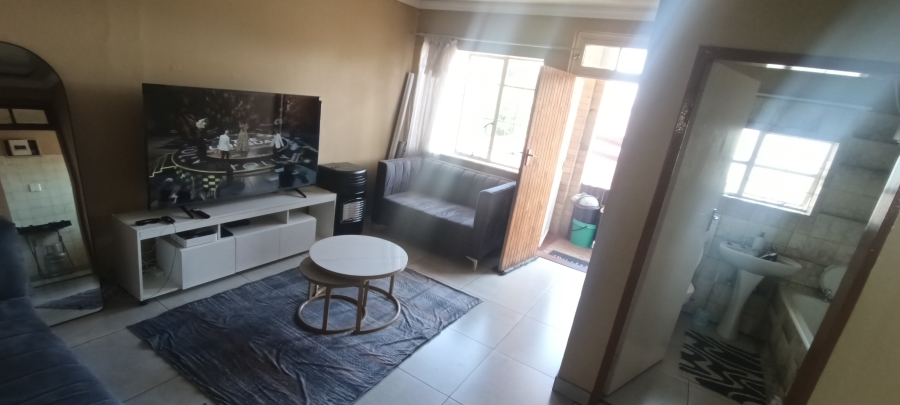 To Let 2 Bedroom Property for Rent in Rosettenville Gauteng