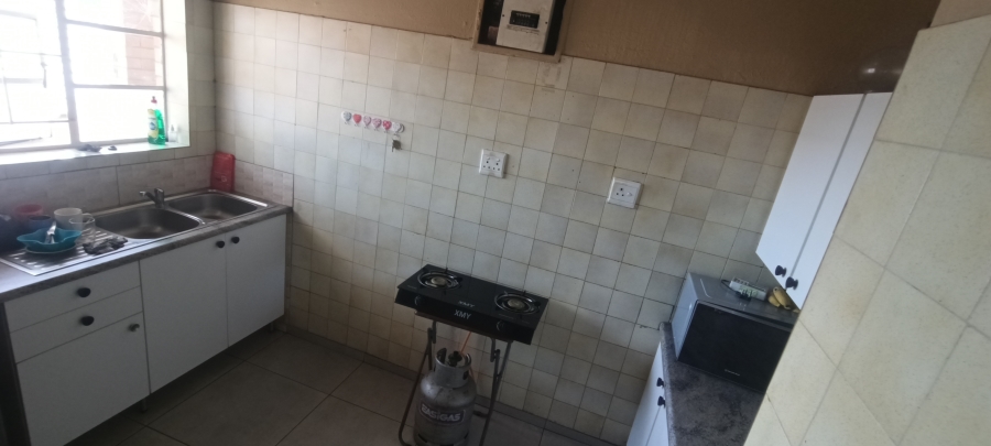To Let 2 Bedroom Property for Rent in Rosettenville Gauteng