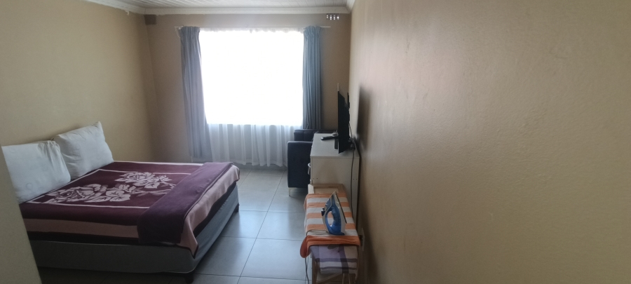 To Let 2 Bedroom Property for Rent in Rosettenville Gauteng