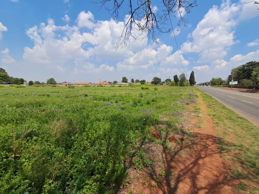 To Let Commercial Property for Rent in Kookrus Gauteng