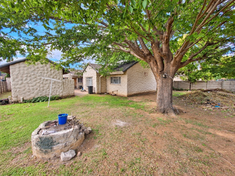 4 Bedroom Property for Sale in Vanderbijlpark SE 7 Gauteng