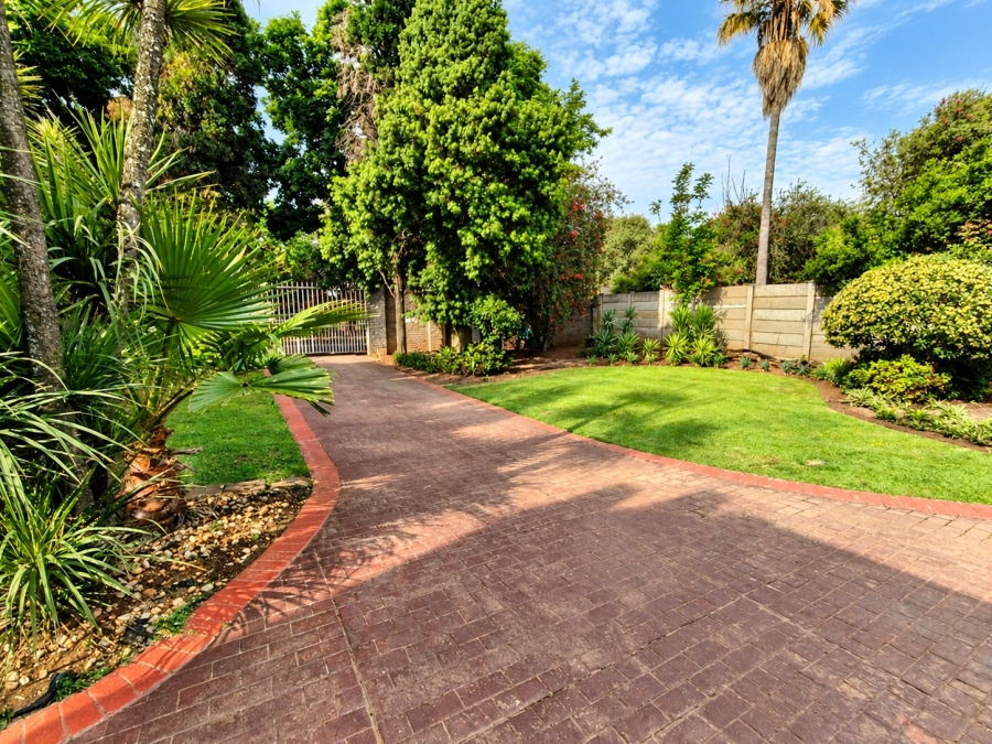 To Let 4 Bedroom Property for Rent in Three Rivers East Gauteng