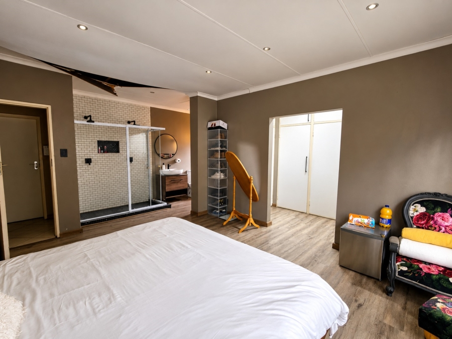To Let 4 Bedroom Property for Rent in Three Rivers East Gauteng