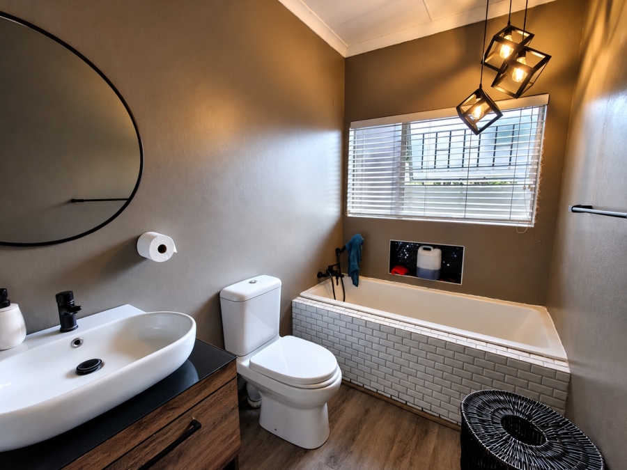 To Let 4 Bedroom Property for Rent in Three Rivers East Gauteng