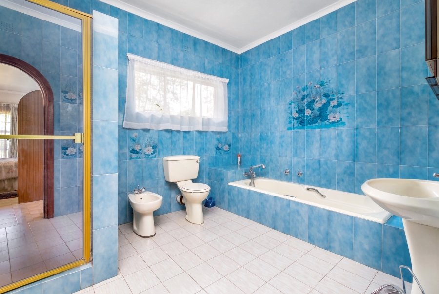 5 Bedroom Property for Sale in Greenside Gauteng