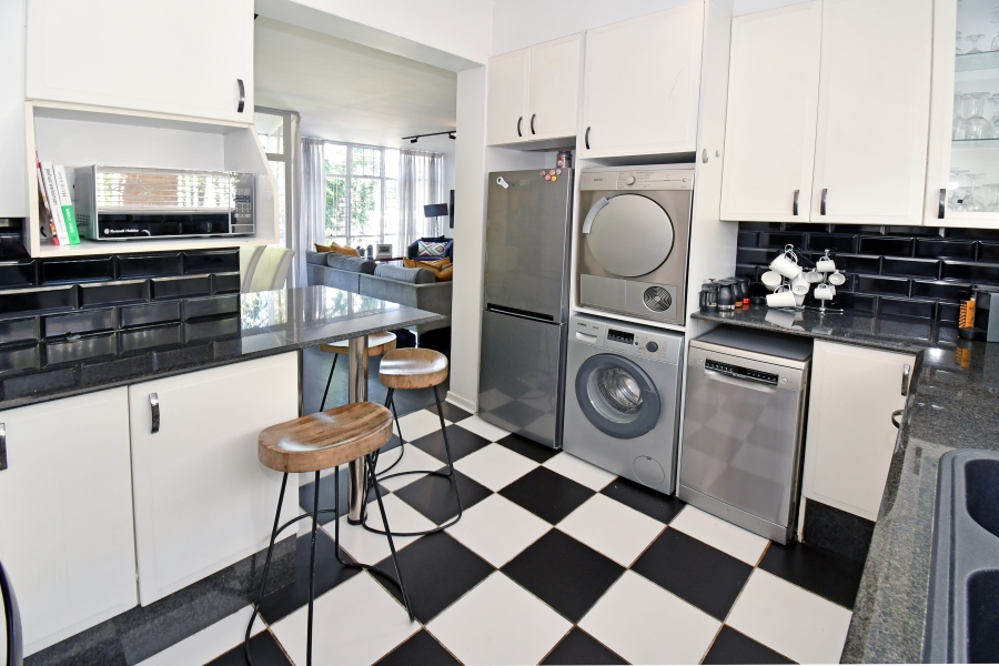 2 Bedroom Property for Sale in Atholl Gauteng