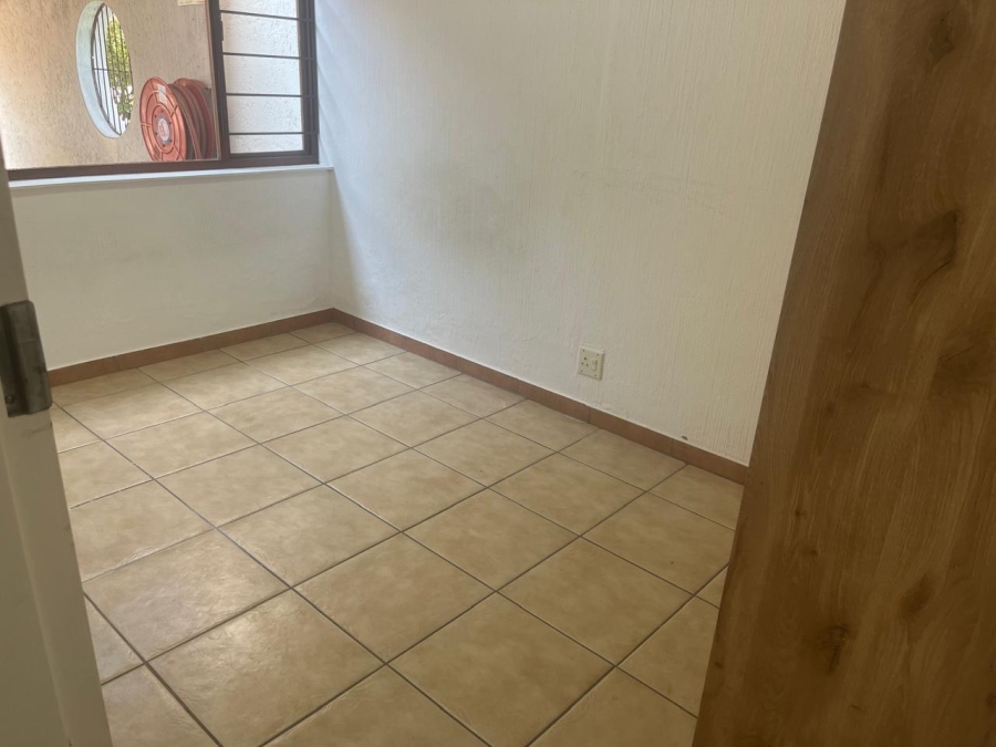 To Let 2 Bedroom Property for Rent in Sunninghill Gauteng