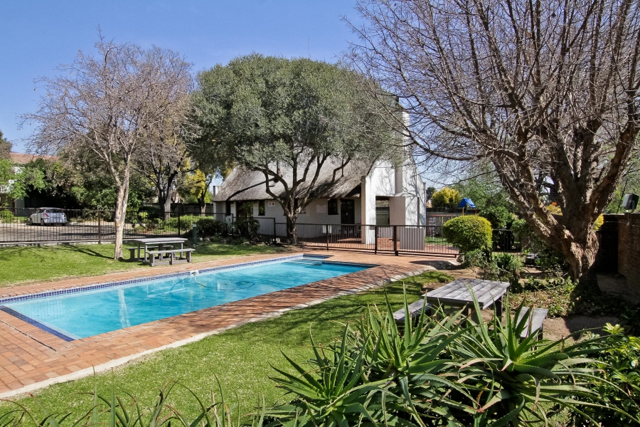 To Let 2 Bedroom Property for Rent in Sunninghill Gauteng
