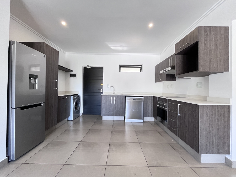 To Let 2 Bedroom Property for Rent in Bryanston Gauteng
