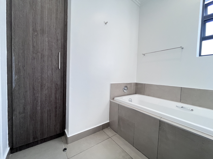 To Let 2 Bedroom Property for Rent in Bryanston Gauteng