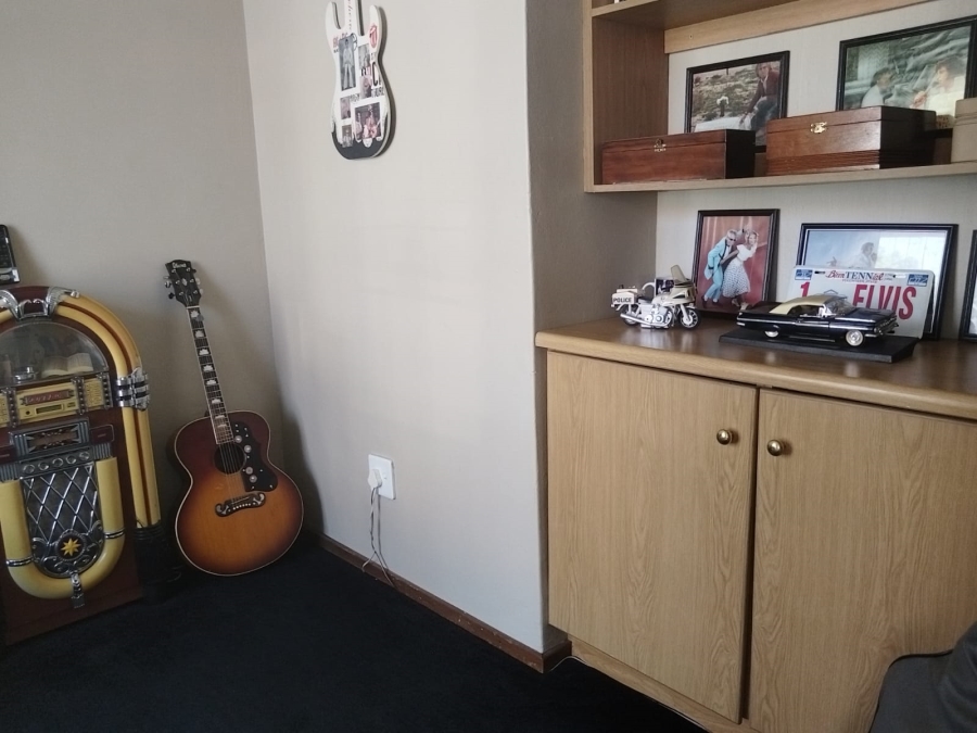 4 Bedroom Property for Sale in Van Riebeeck Park Gauteng