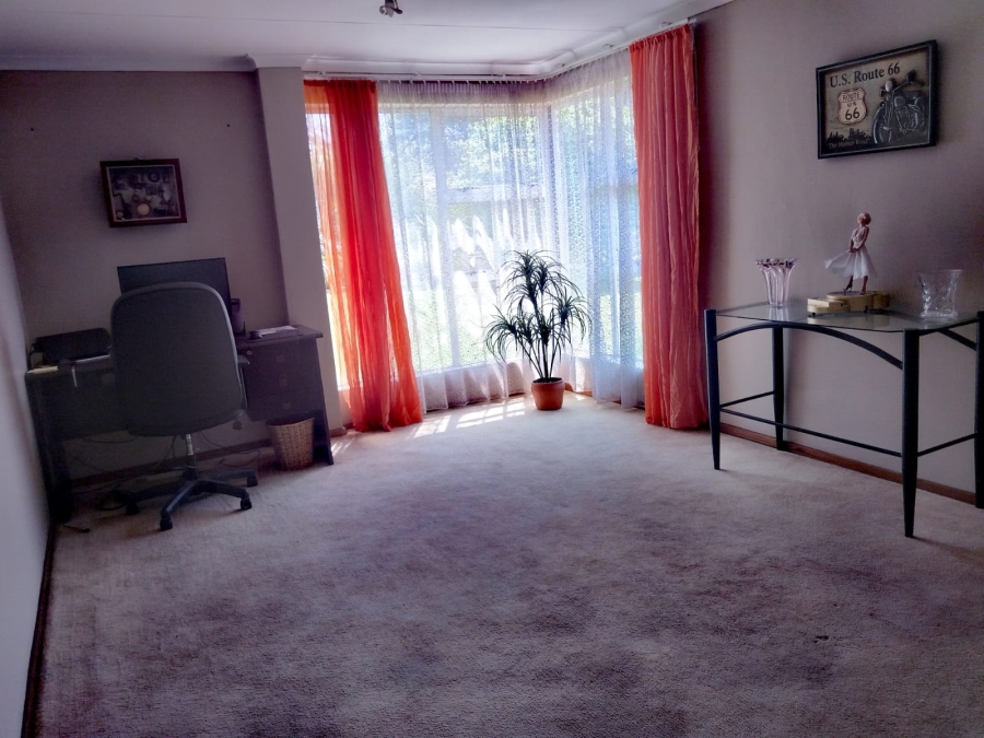 4 Bedroom Property for Sale in Van Riebeeck Park Gauteng