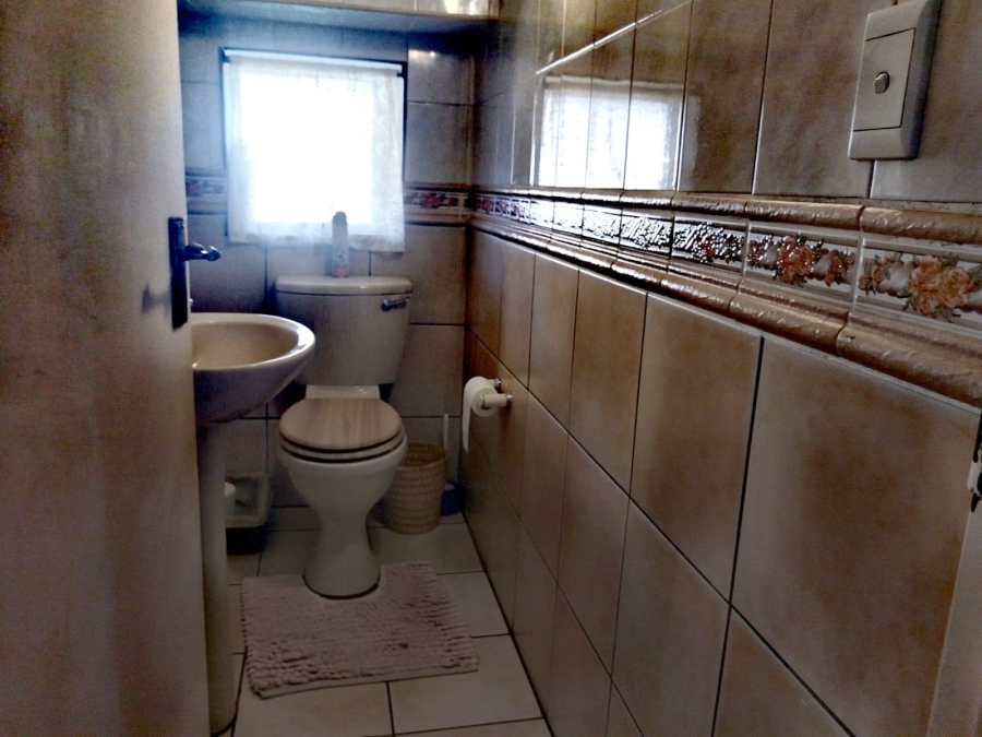 4 Bedroom Property for Sale in Van Riebeeck Park Gauteng
