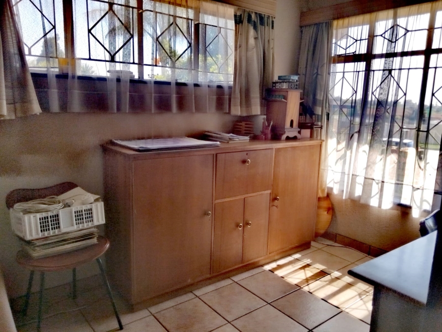 4 Bedroom Property for Sale in Van Riebeeck Park Gauteng