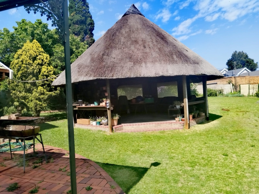 4 Bedroom Property for Sale in Van Riebeeck Park Gauteng