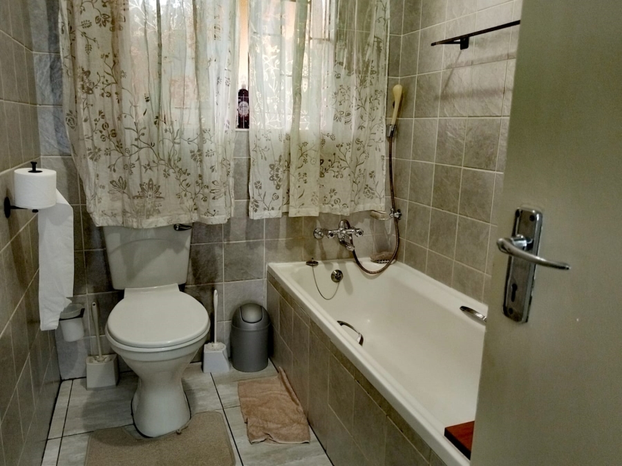 4 Bedroom Property for Sale in Van Riebeeck Park Gauteng