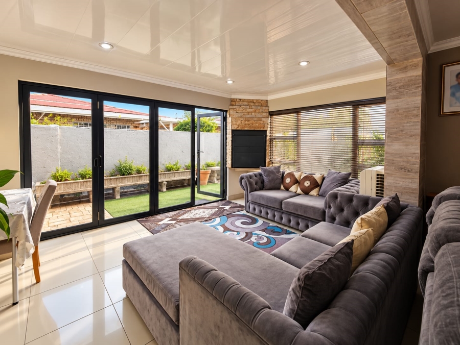 4 Bedroom Property for Sale in Sunair Park Gauteng