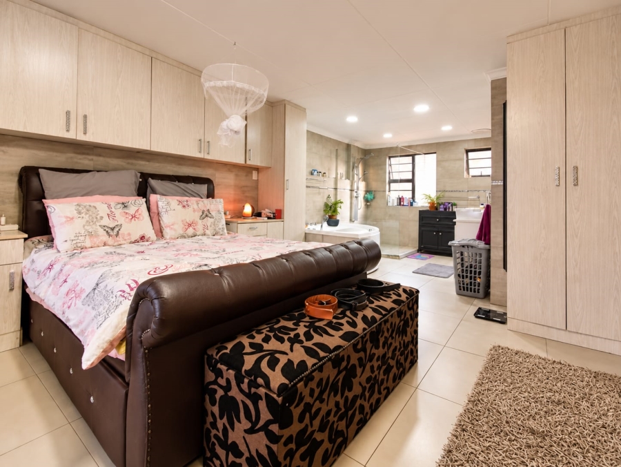 4 Bedroom Property for Sale in Sunair Park Gauteng
