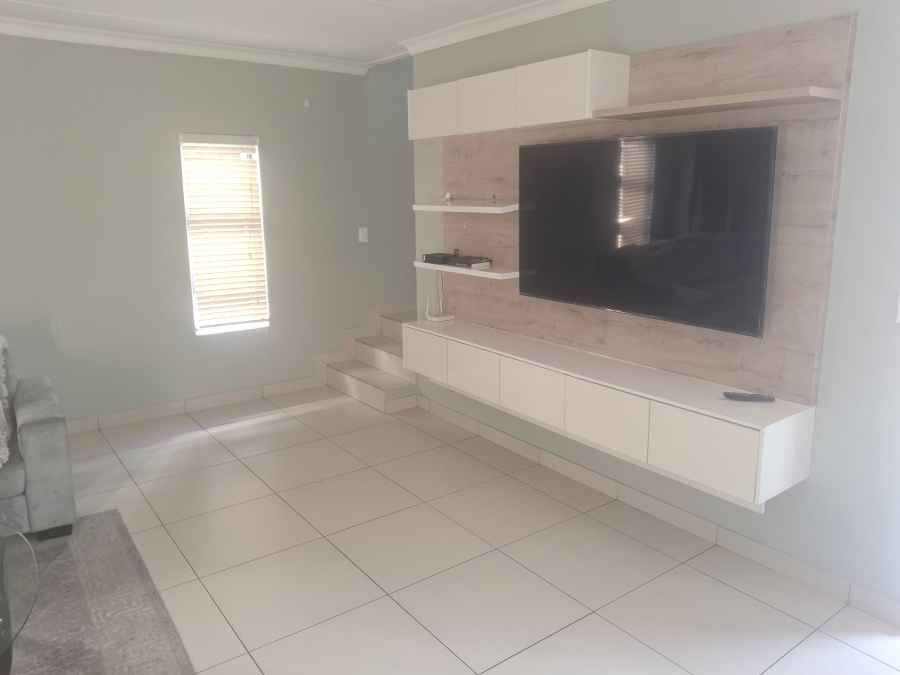 3 Bedroom Property for Sale in Rua Vista Gauteng