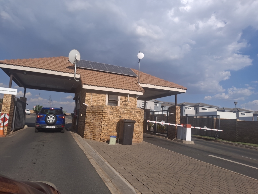 3 Bedroom Property for Sale in Rua Vista Gauteng