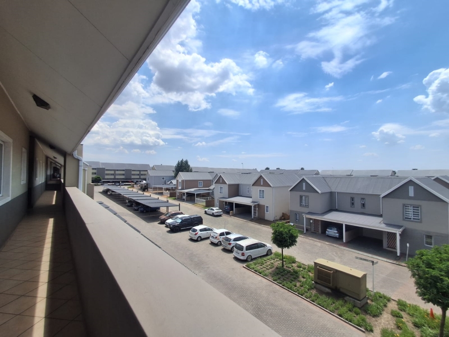 2 Bedroom Property for Sale in Riverspray Lifestyle Estate Gauteng