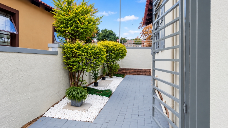3 Bedroom Property for Sale in Kosmosdal Gauteng