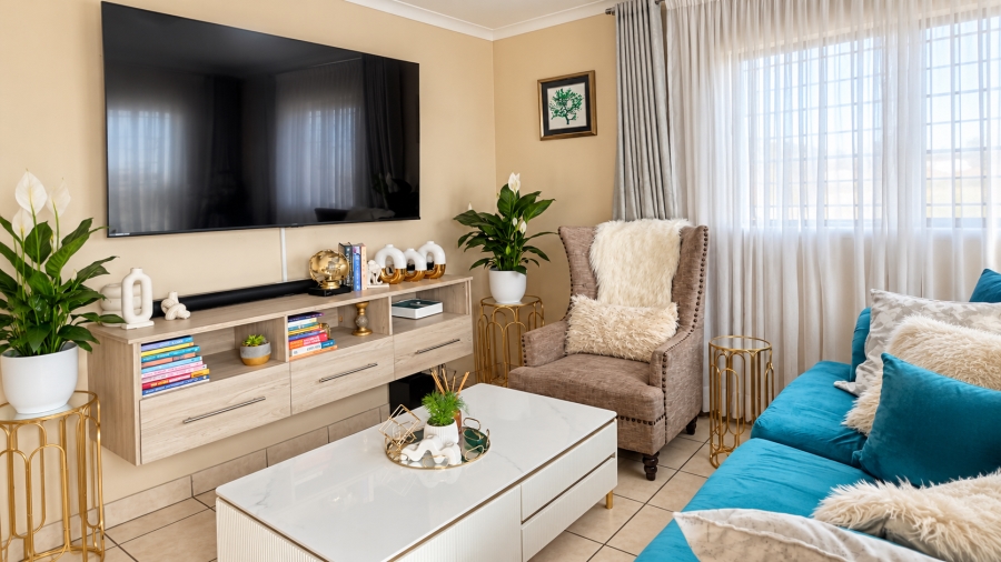 3 Bedroom Property for Sale in Kosmosdal Gauteng