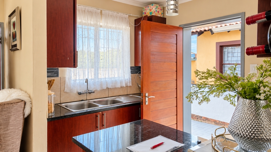 3 Bedroom Property for Sale in Kosmosdal Gauteng