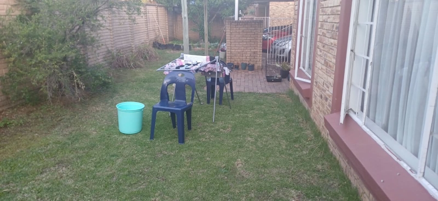 To Let 3 Bedroom Property for Rent in Kosmosdal Gauteng