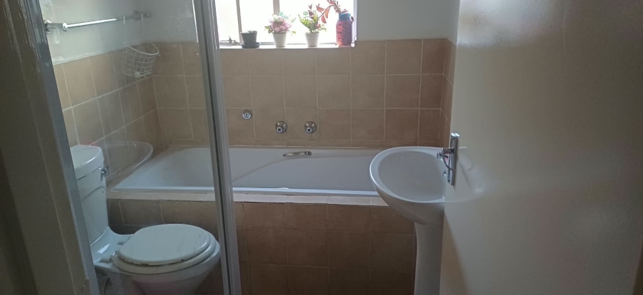 To Let 3 Bedroom Property for Rent in Kosmosdal Gauteng