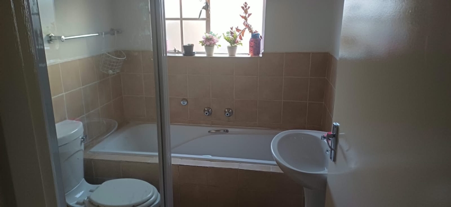 To Let 3 Bedroom Property for Rent in Kosmosdal Gauteng