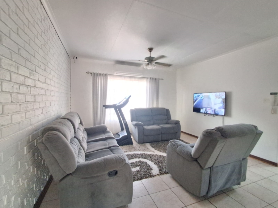 To Let 2 Bedroom Property for Rent in Arcon Park Gauteng