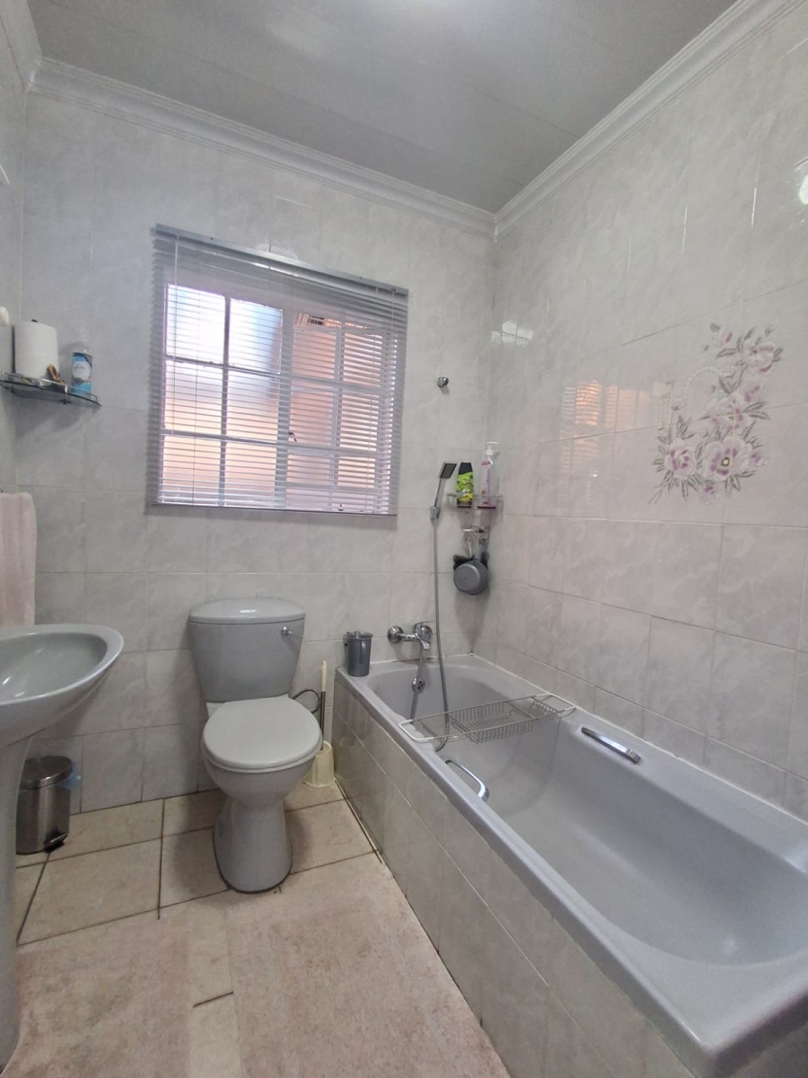 To Let 2 Bedroom Property for Rent in Arcon Park Gauteng