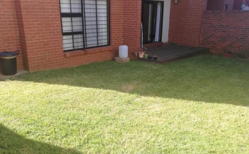 To Let 2 Bedroom Property for Rent in Greenstone Hill Gauteng